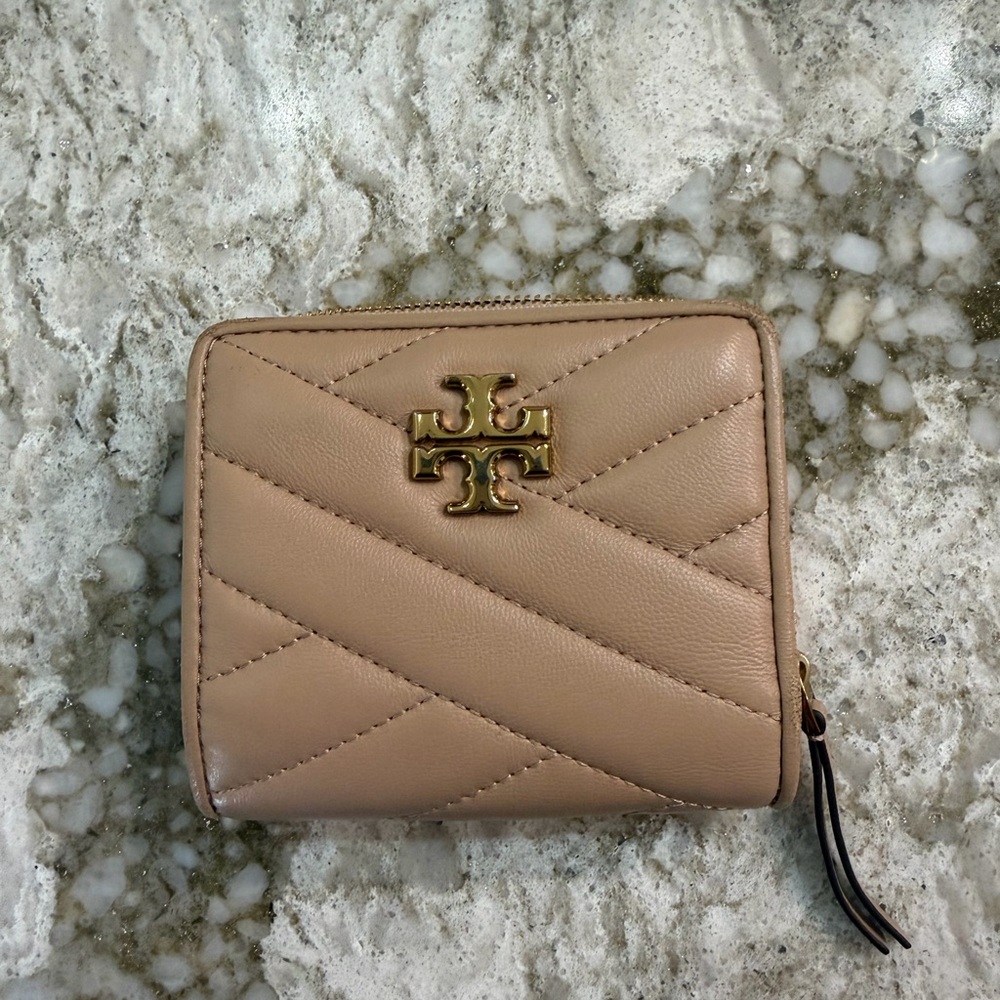 Tory Burch Kira Chevron Wallet